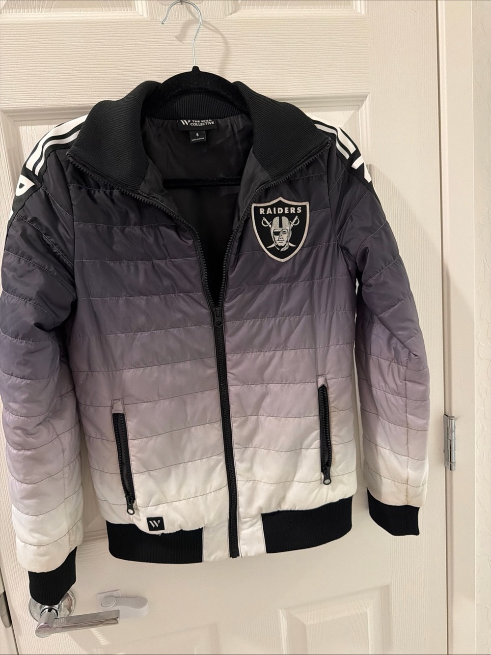 Raiders Ombre Puffer Jacket in Grey-to-White